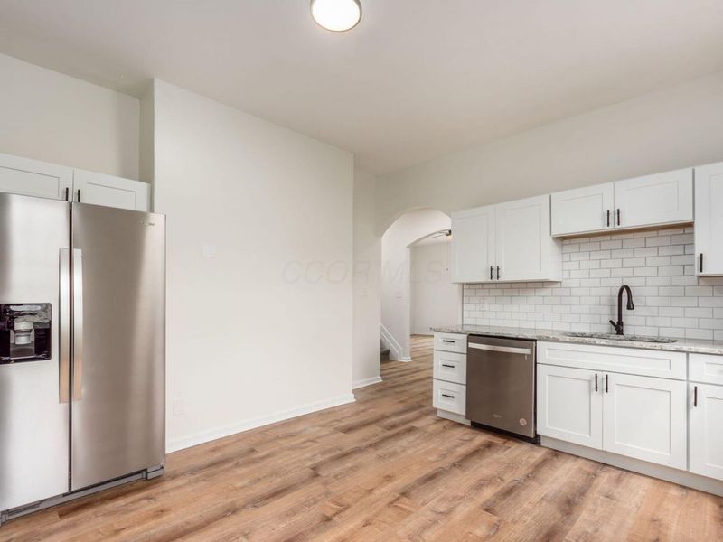 865 Old Leonard Avenue , Columbus, OH 43203 Photo 11