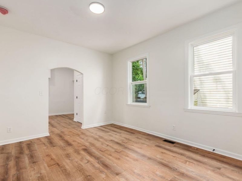 865 Old Leonard Avenue , Columbus, OH 43203 Photo 12