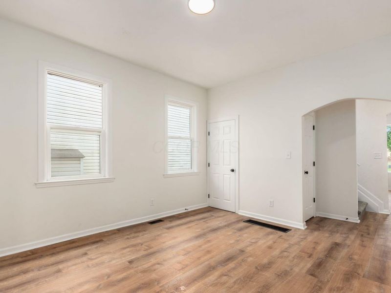 865 Old Leonard Avenue , Columbus, OH 43203 Photo 13