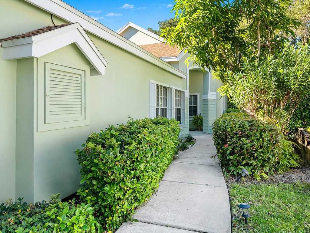 8829 Lakeside Circle, Vero Beach, FL 32963 Photo