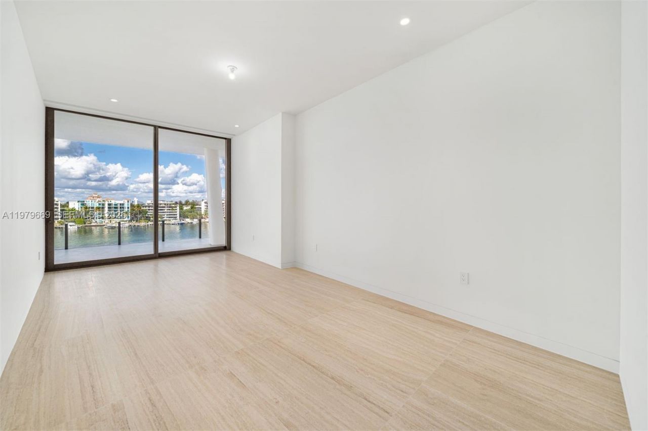 5 Grove Isle Dr , Unit L506, Coconut Grove, FL 33133 Photo