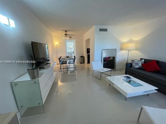 1400 NE 54th St, Unit 205, Fort Lauderdale, FL 33334 Photo