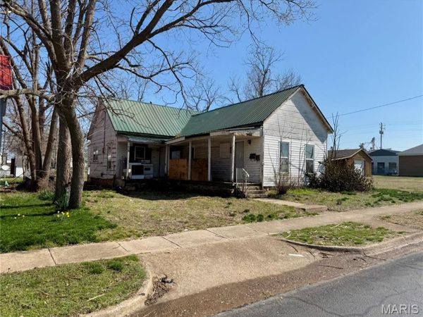 176 N Jackson Avenue , Lebanon, MO 65536