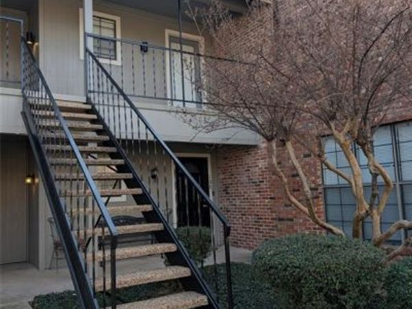 2728 Copper Creek Drive, Unit 208, Arlington, TX 76006