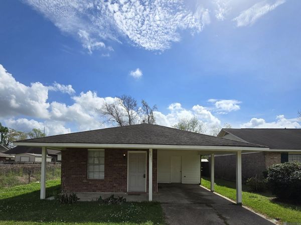 8933 Baronne Dr, Baton Rouge, LA 70810