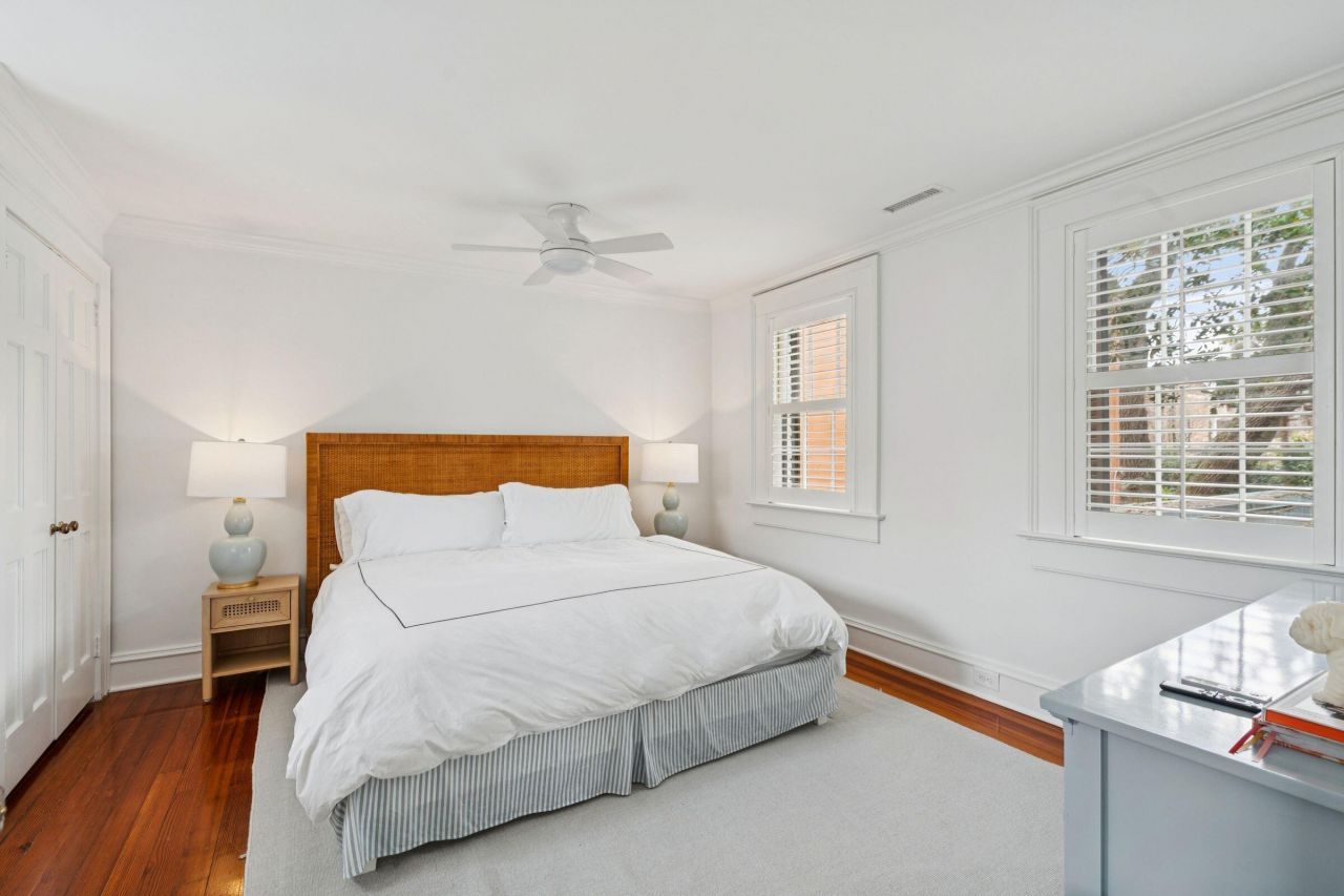 12 A Bedons Alley Photo 30