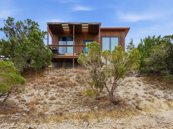 530 Pioneer TRL, Dripping Springs, TX 78620