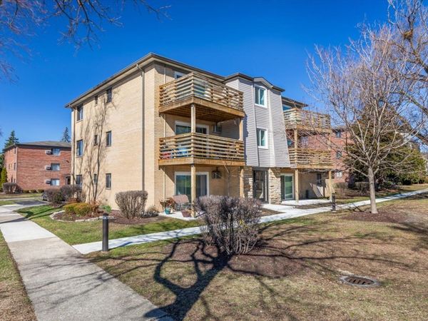 708 W 65th Street, Unit 5, Westmont, IL 60559
