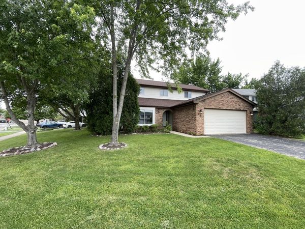 387 Amy Court, Naperville, IL 60565
