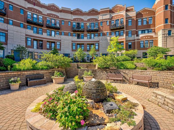 7748 N Sheridan Road, Unit 5, Chicago, IL 60626