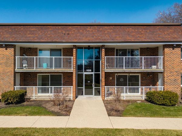 1108 Mercury Drive, Unit 1B, Schaumburg, IL 60193