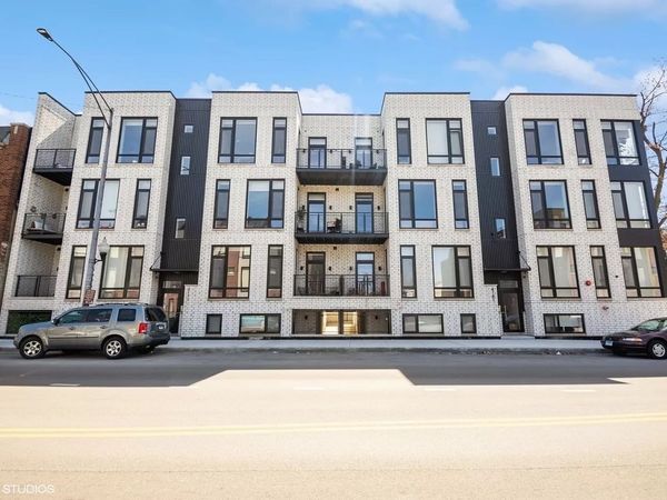 4177 W Belmont Avenue, Unit 104, Chicago, IL 60641