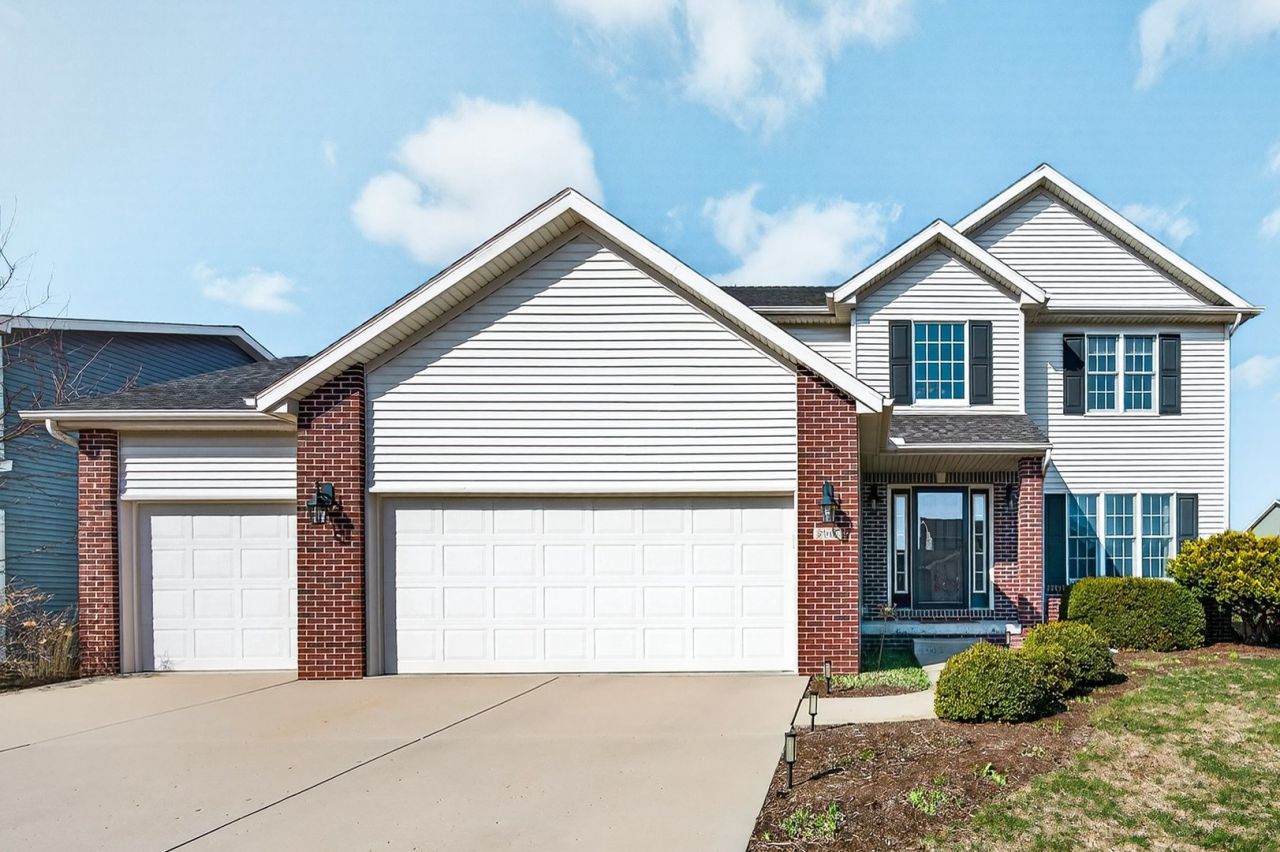 2968 Wolf Creek Lane, Normal, IL 61761 Main Photo