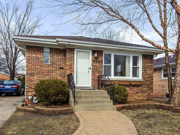 4260 Main Street, Skokie, IL 60076