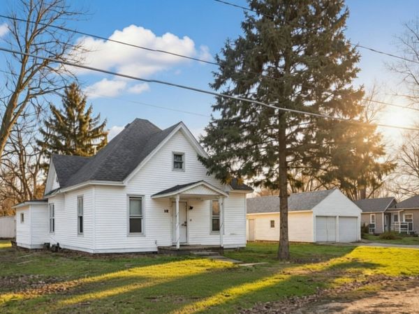 207 E Field Street, Secor, IL 61771