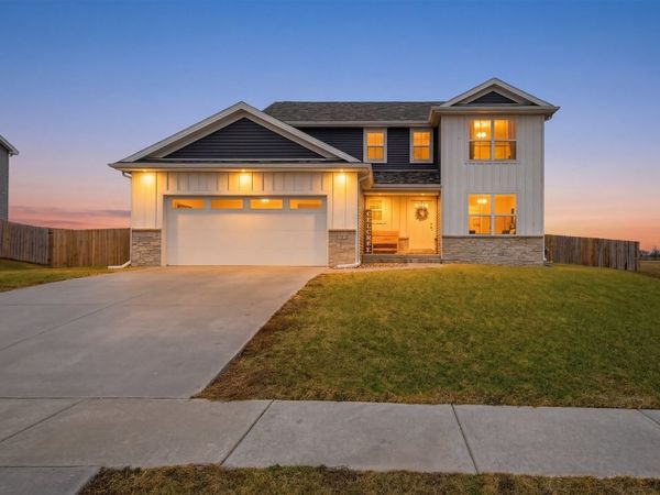 7 Boulder Drive, Carlock, IL 61725