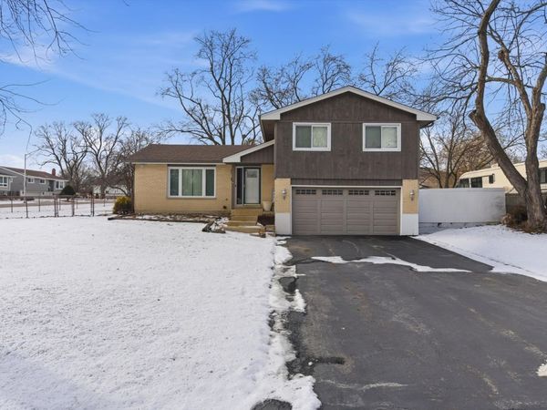 4N212 8th Avenue, Addison, IL 60101