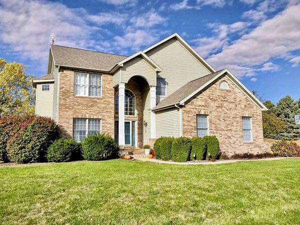 13622 Whitetail Drive, Bloomington, IL 61705