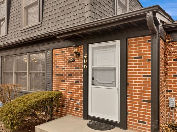 406 Inverrary Lane, Deerfield, IL 60015