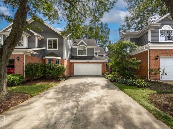 536 W EVERGREEN Street, Wheaton, IL 60187