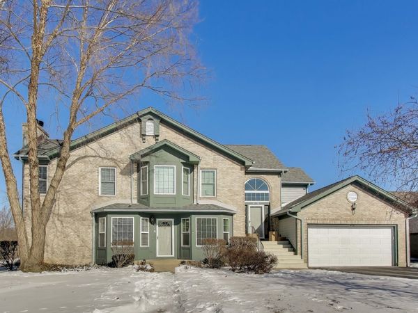 418 Kresswood Drive, McHenry, IL 60050