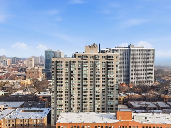 720 W Gordon Terrace, Unit 11A, Chicago, IL 60613