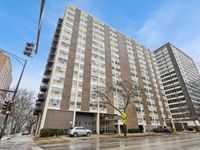 3033 N Sheridan Road, Chicago, IL 60657 primary photo