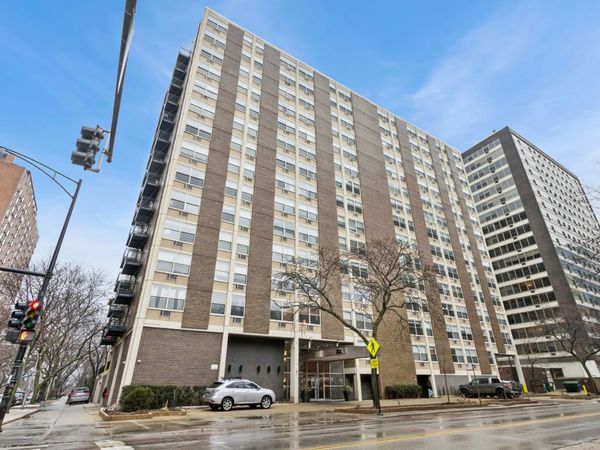3033 N Sheridan Road, Unit 1502, Chicago, IL 60657
