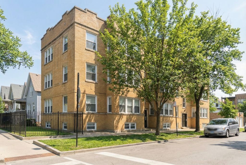 3335 W Byron Street, Unit 2, Chicago, IL 60618 Main Photo