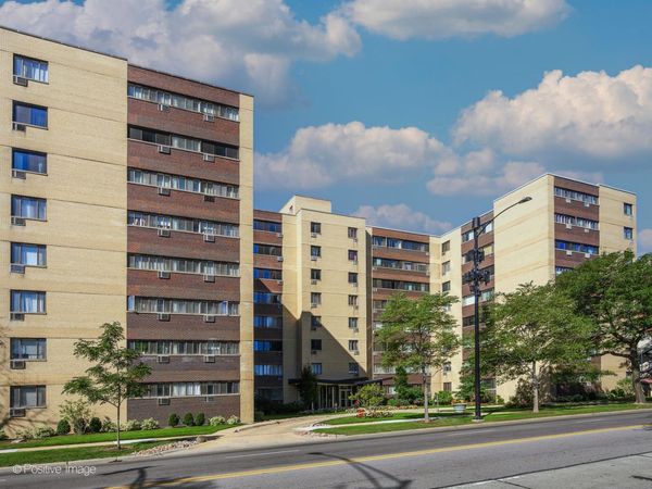 6300 N Sheridan Road, Unit 608, Chicago, IL 60660