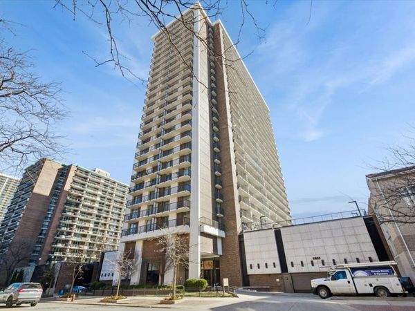 5855 N Sheridan Road, Unit 9B, Chicago, IL 60660