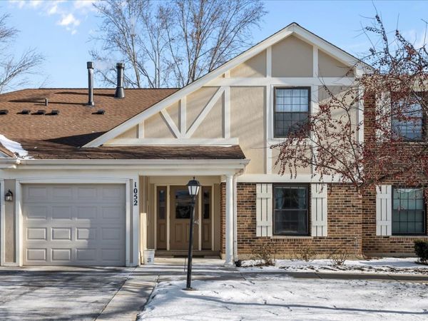 1052 Southbury Lane, Unit B1, Wheeling, IL 60090