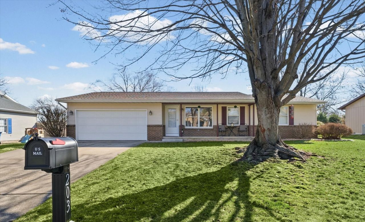 203 Valley Road, Monticello, IL 61856 Main Photo