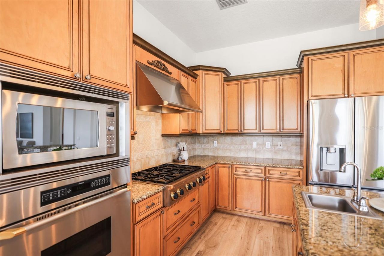 207 Manatee Lane, Tarpon Springs, FL 34689 Photo