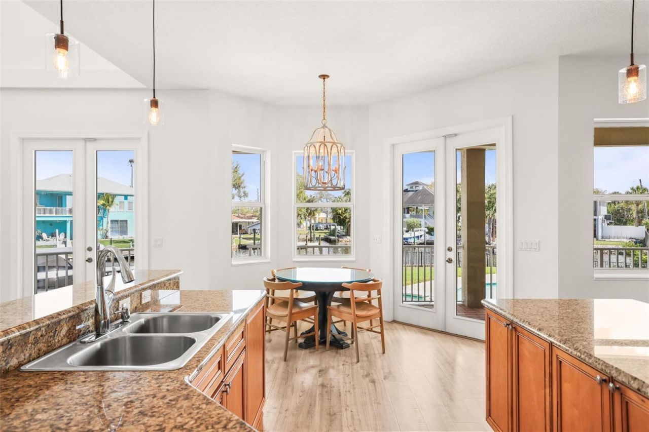 207 Manatee Lane, Tarpon Springs, FL 34689 Photo