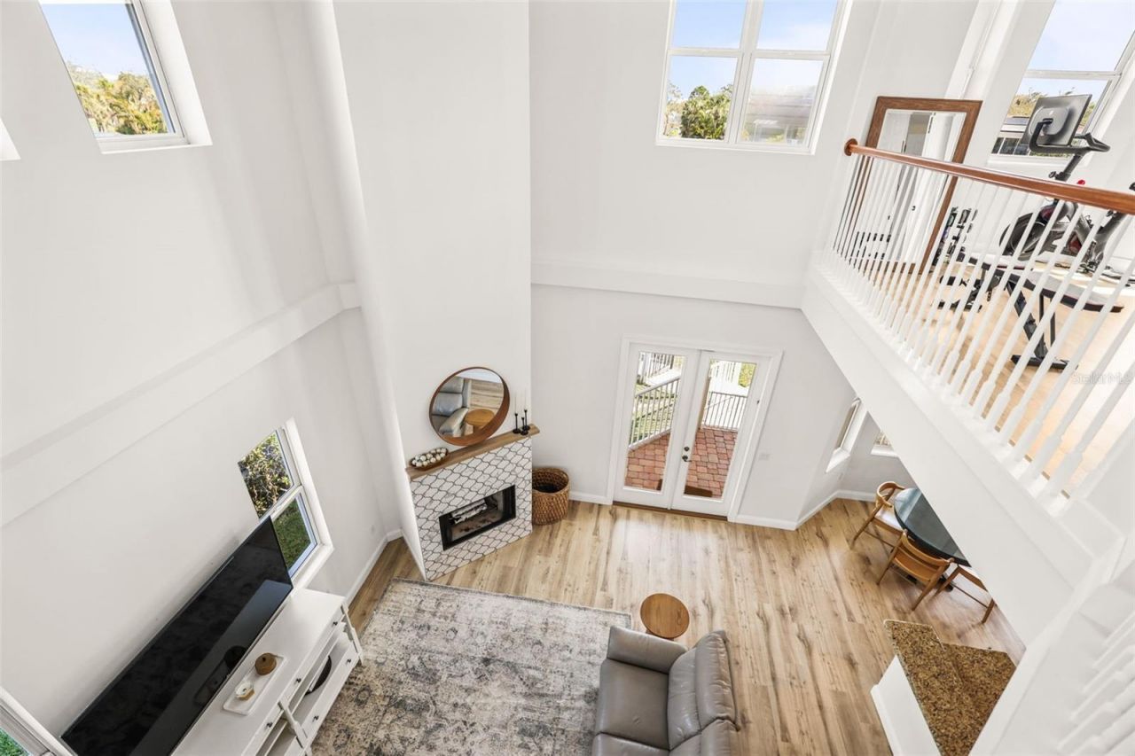 207 Manatee Lane, Tarpon Springs, FL 34689 Photo