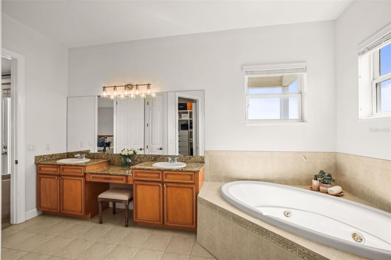 207 Manatee Lane, Tarpon Springs, FL 34689 Photo