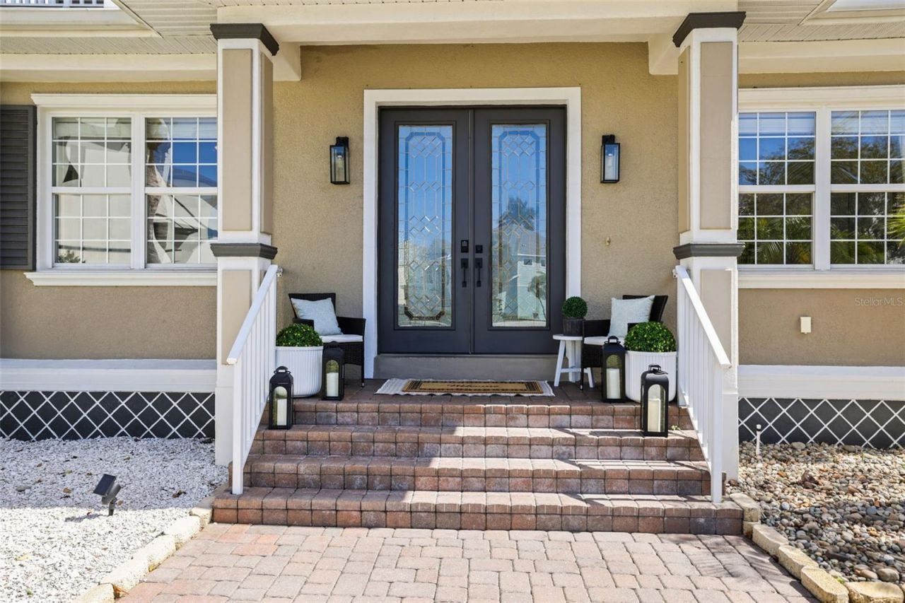 207 Manatee Lane, Tarpon Springs, FL 34689 Photo