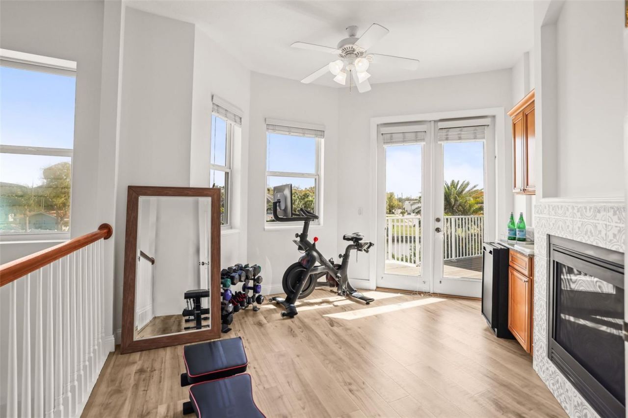 207 Manatee Lane, Tarpon Springs, FL 34689 Photo