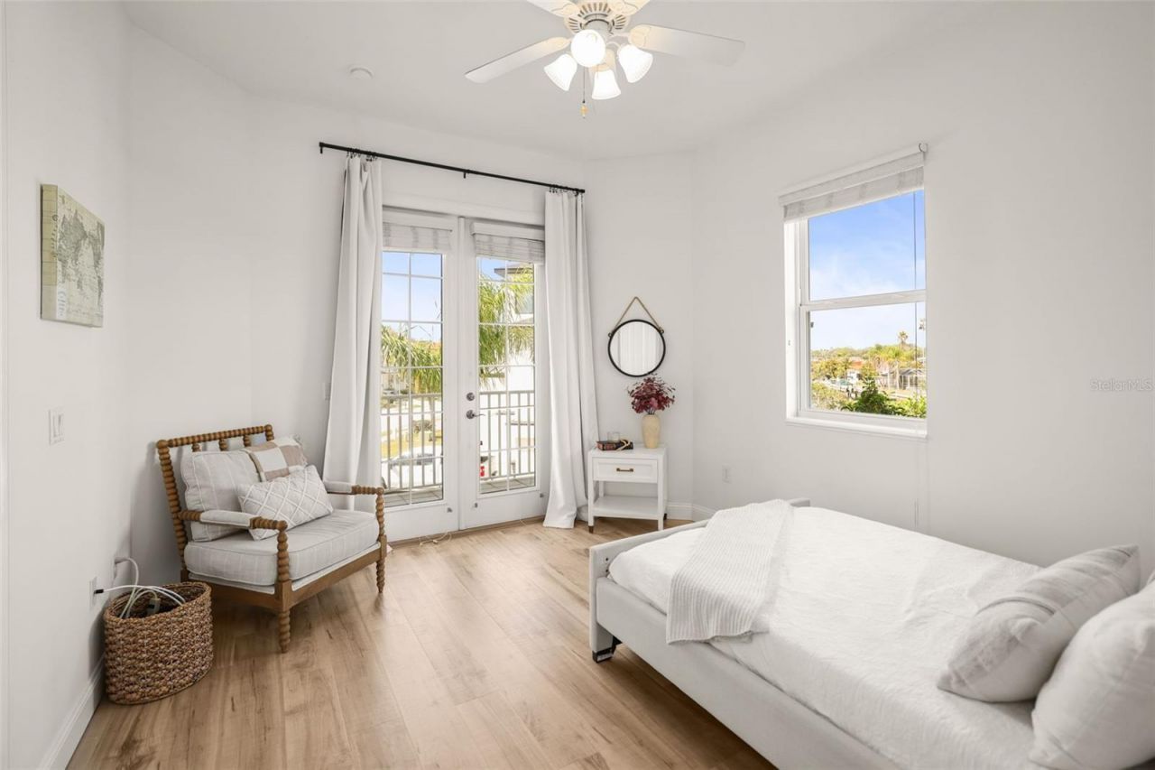 207 Manatee Lane, Tarpon Springs, FL 34689 Photo