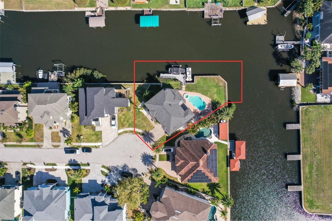 207 Manatee Lane, Tarpon Springs, FL 34689 Photo