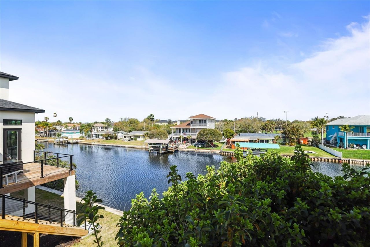 207 Manatee Lane, Tarpon Springs, FL 34689 Photo