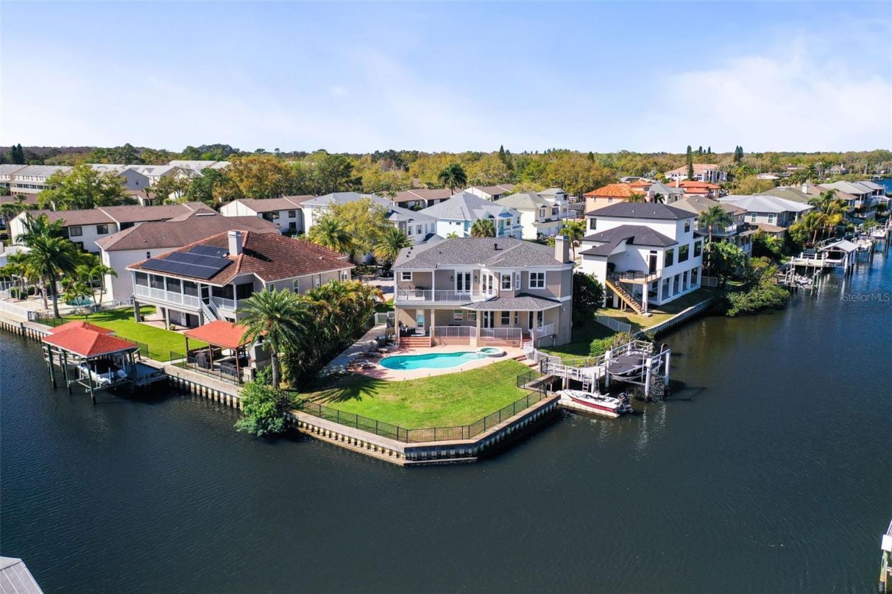 207 Manatee Lane, Tarpon Springs, FL 34689 Photo