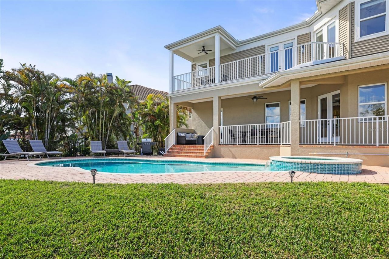 207 Manatee Lane, Tarpon Springs, FL 34689 Photo