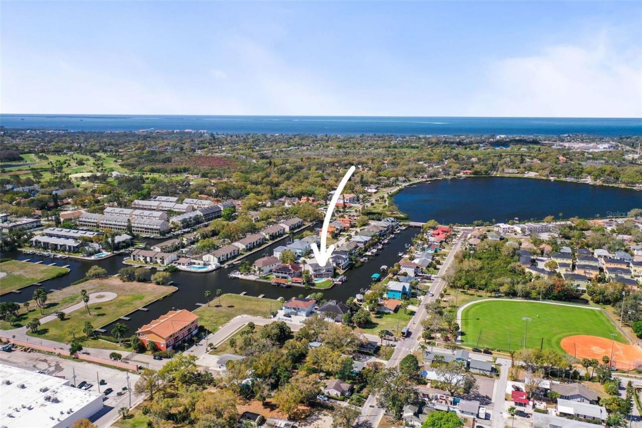 207 Manatee Lane, Tarpon Springs, FL 34689 Photo