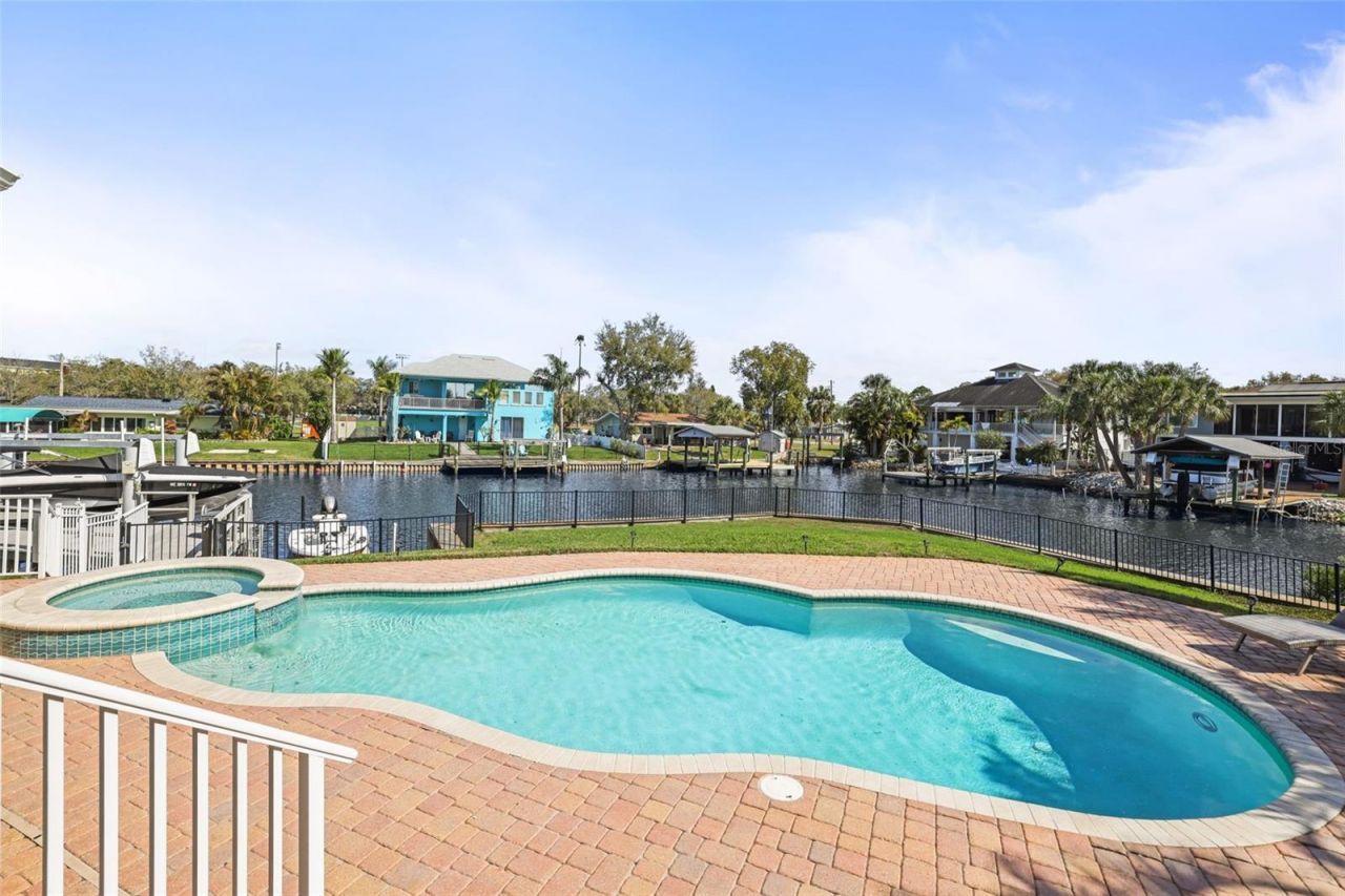 207 Manatee Lane, Tarpon Springs, FL 34689 Photo