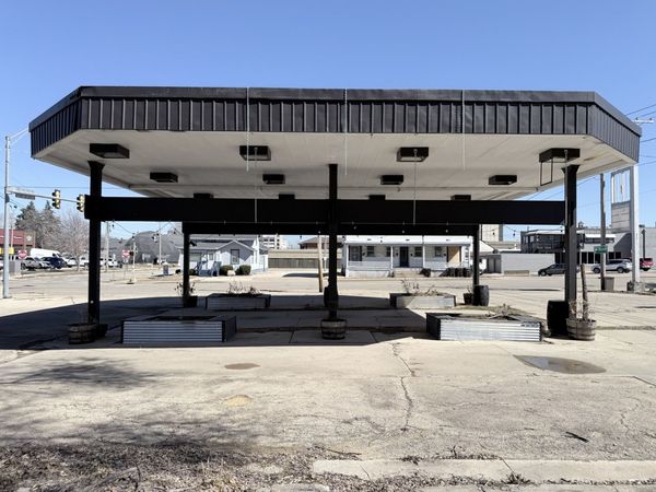 220 N Galena Avenue, Freeport, IL 61032