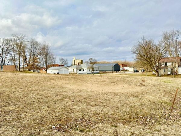 208 & 210 S 5th Street, Keithsburg, IL 61442