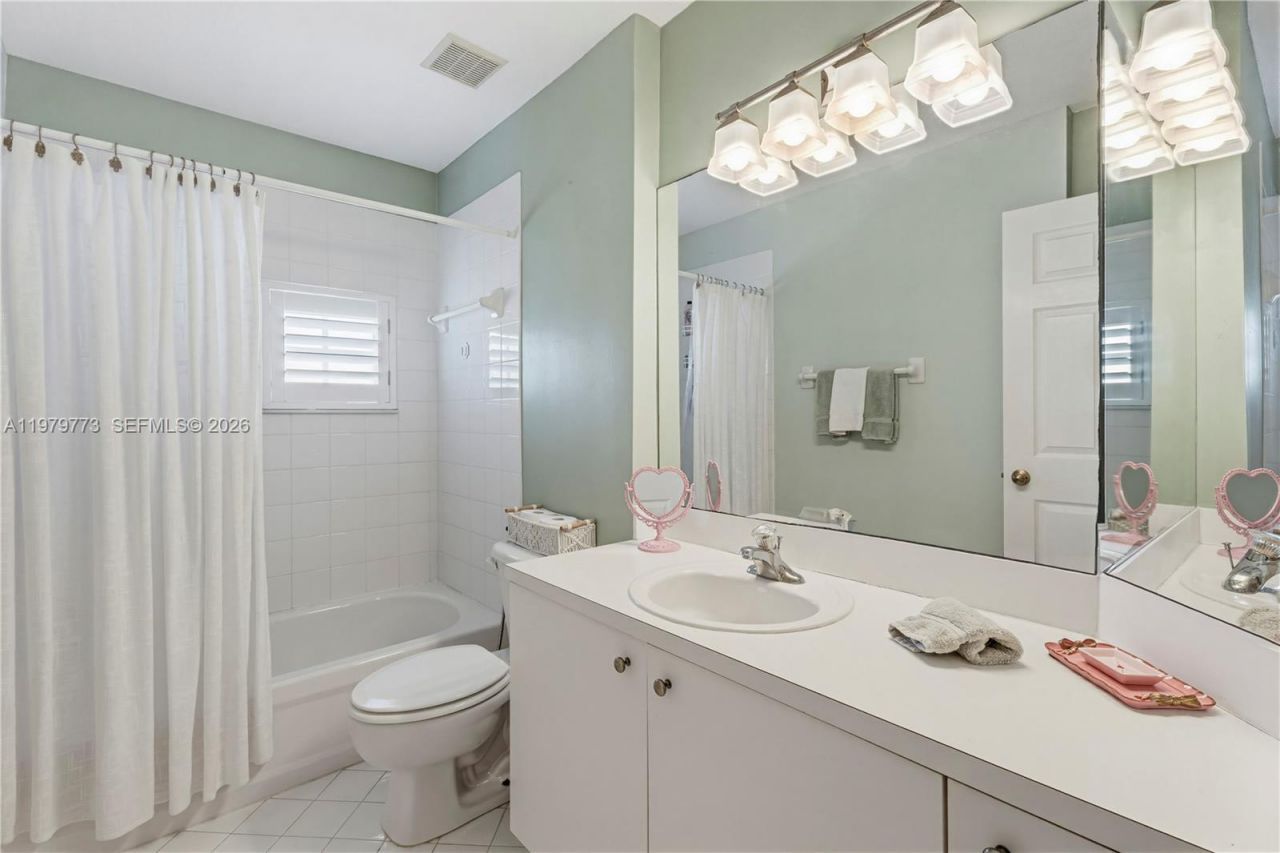 8820 SW 223rd Ter, Cutler Bay, FL 33190 Photo