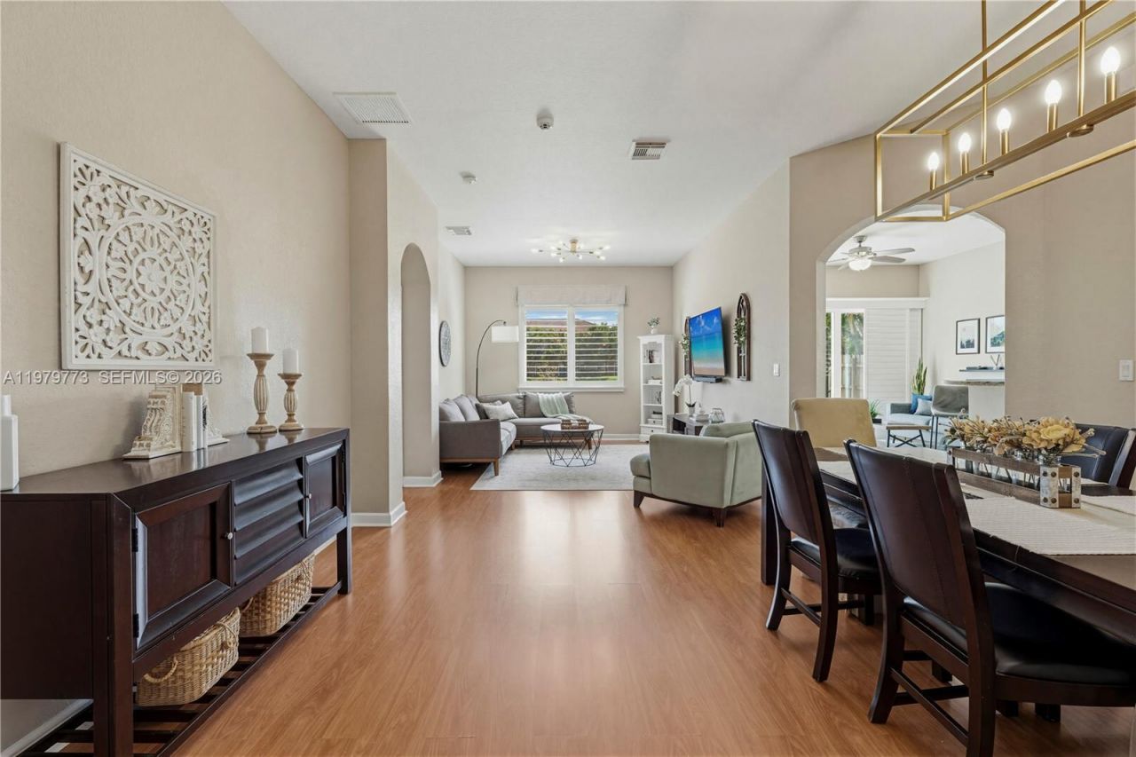 8820 SW 223rd Ter, Cutler Bay, FL 33190 Photo